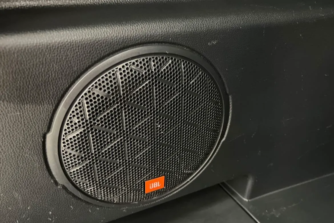 Vehicle image 20