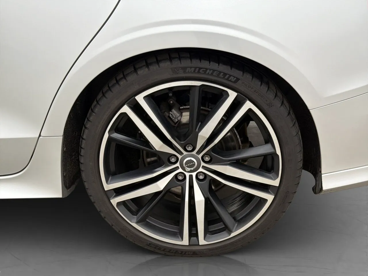 Vehicle image 35