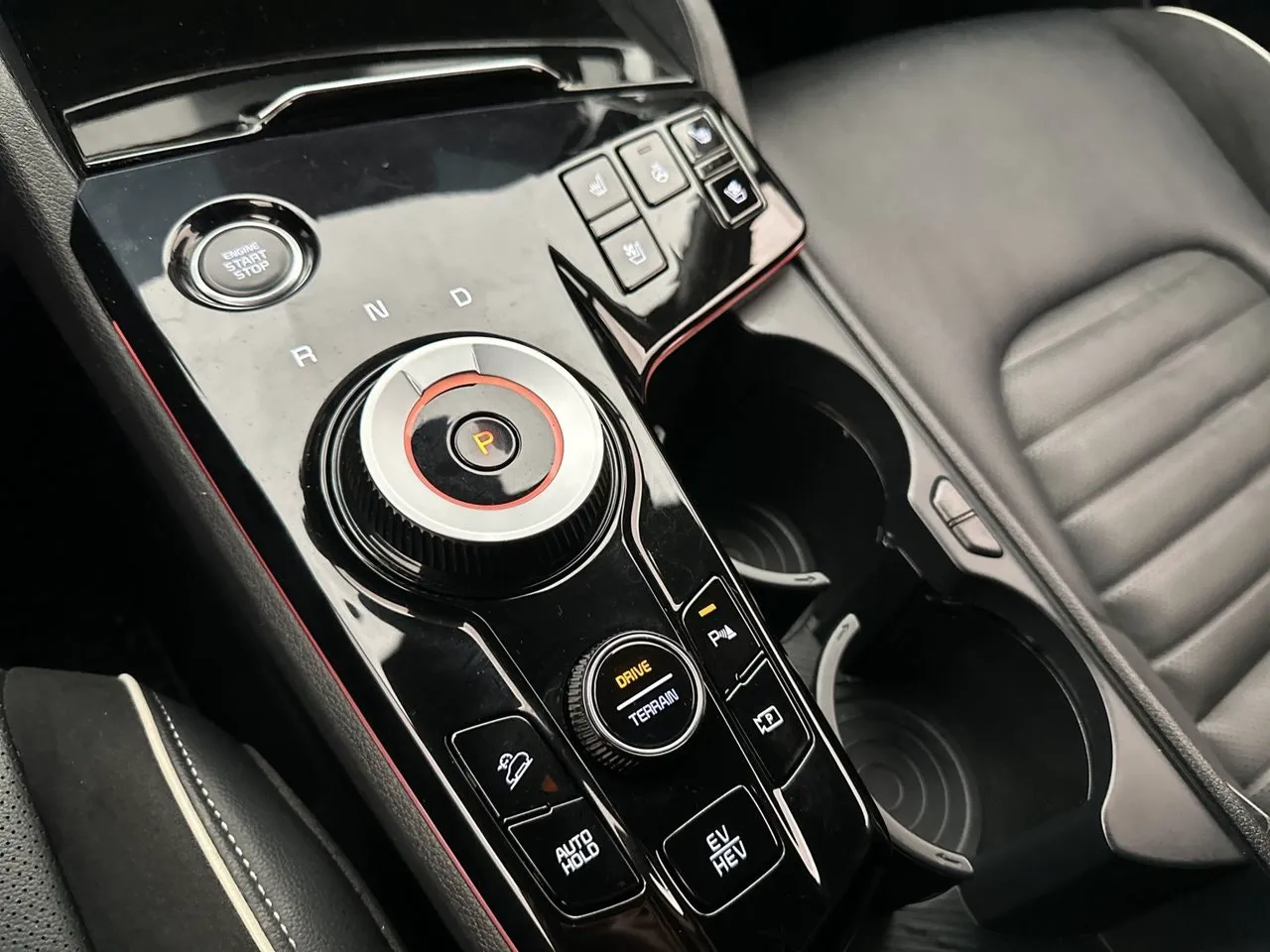 Vehicle image 25