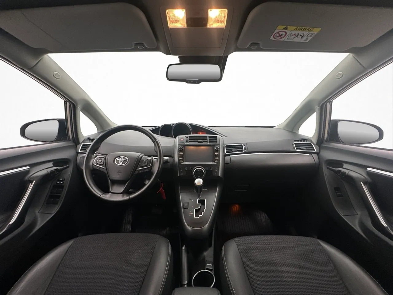 Vehicle image 16