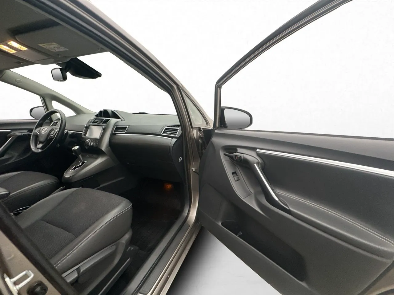 Vehicle image 25