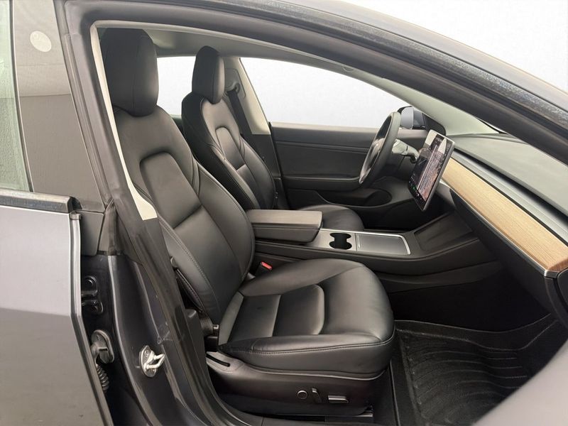 Tesla Model 3 bild 26