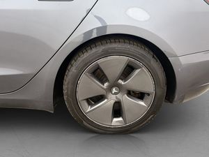 Tesla Model 3 bild 31