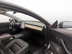 Tesla Model 3 bild 27