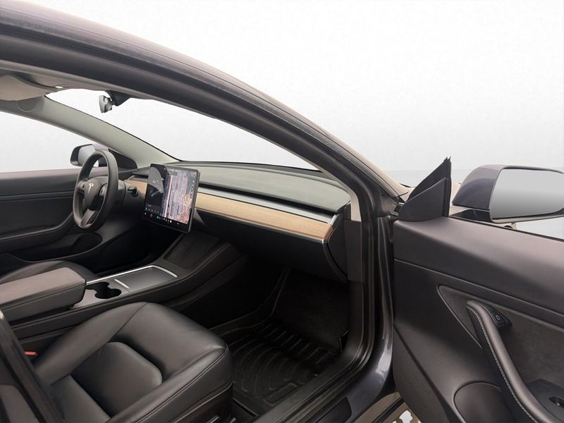 Tesla Model 3 bild 27