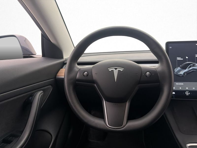 Tesla Model 3 bild 13