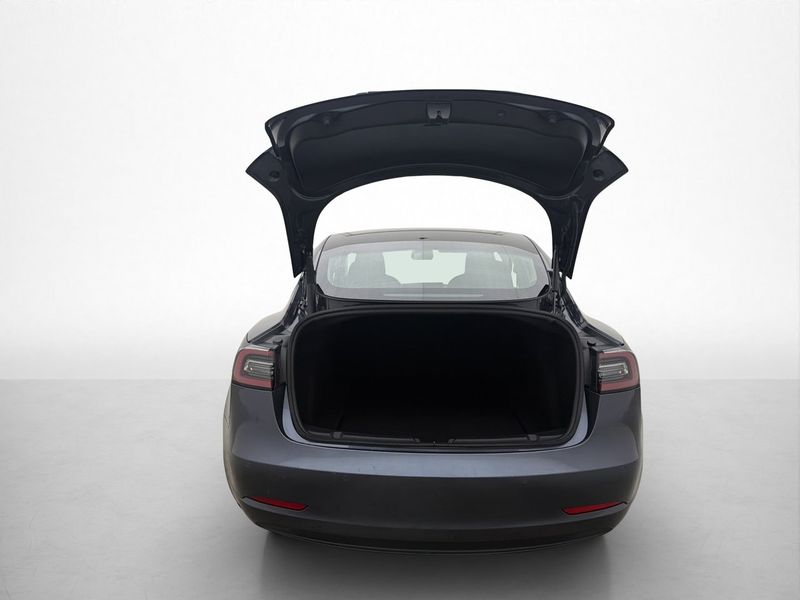 Tesla Model 3 bild 29