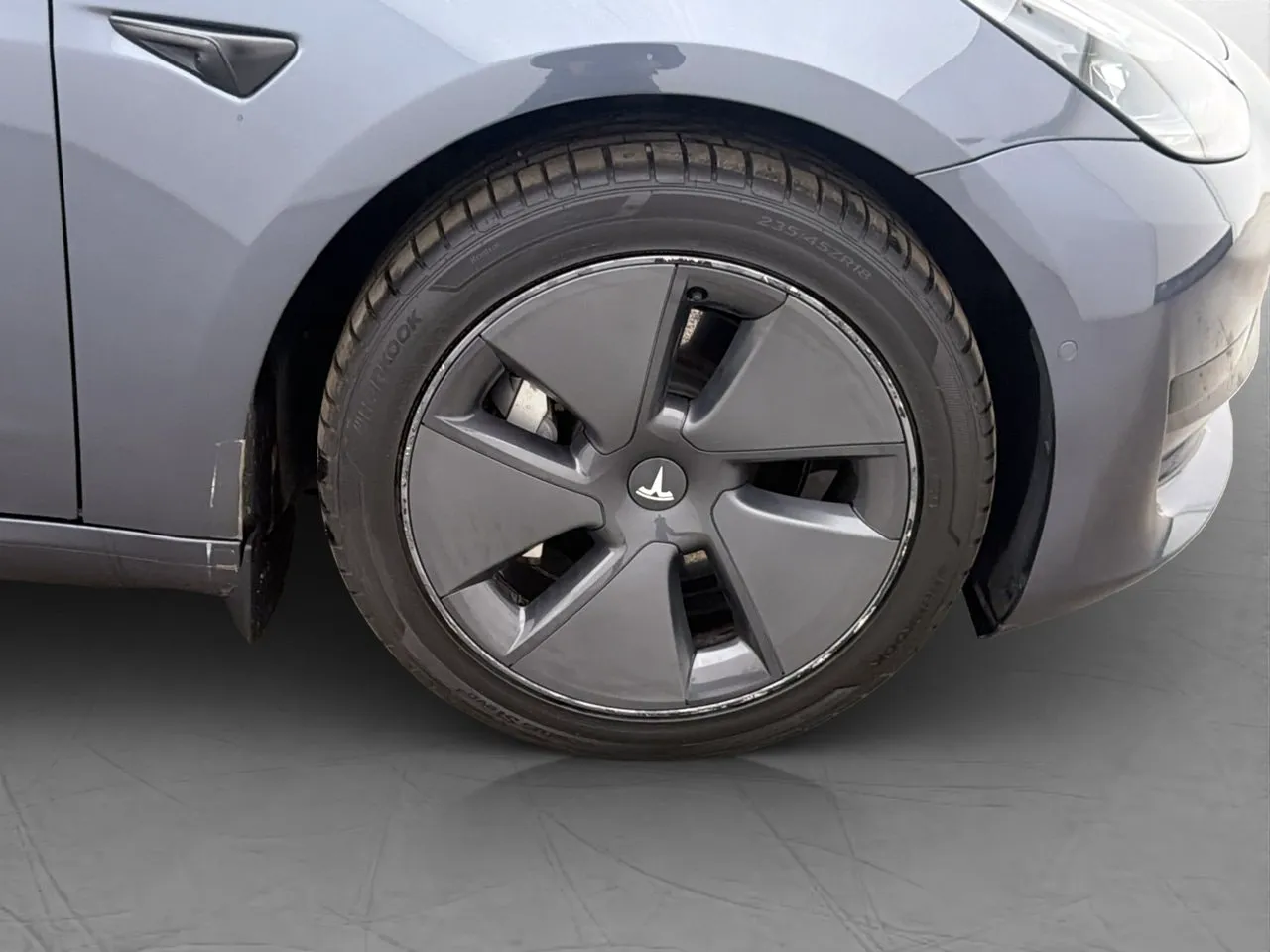 Vehicle image 32