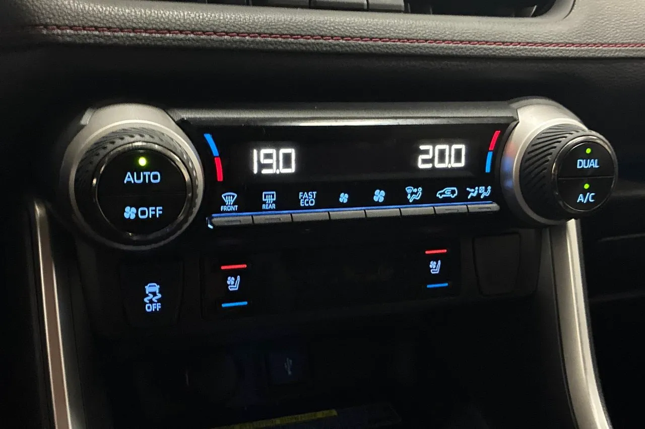 Vehicle image 24