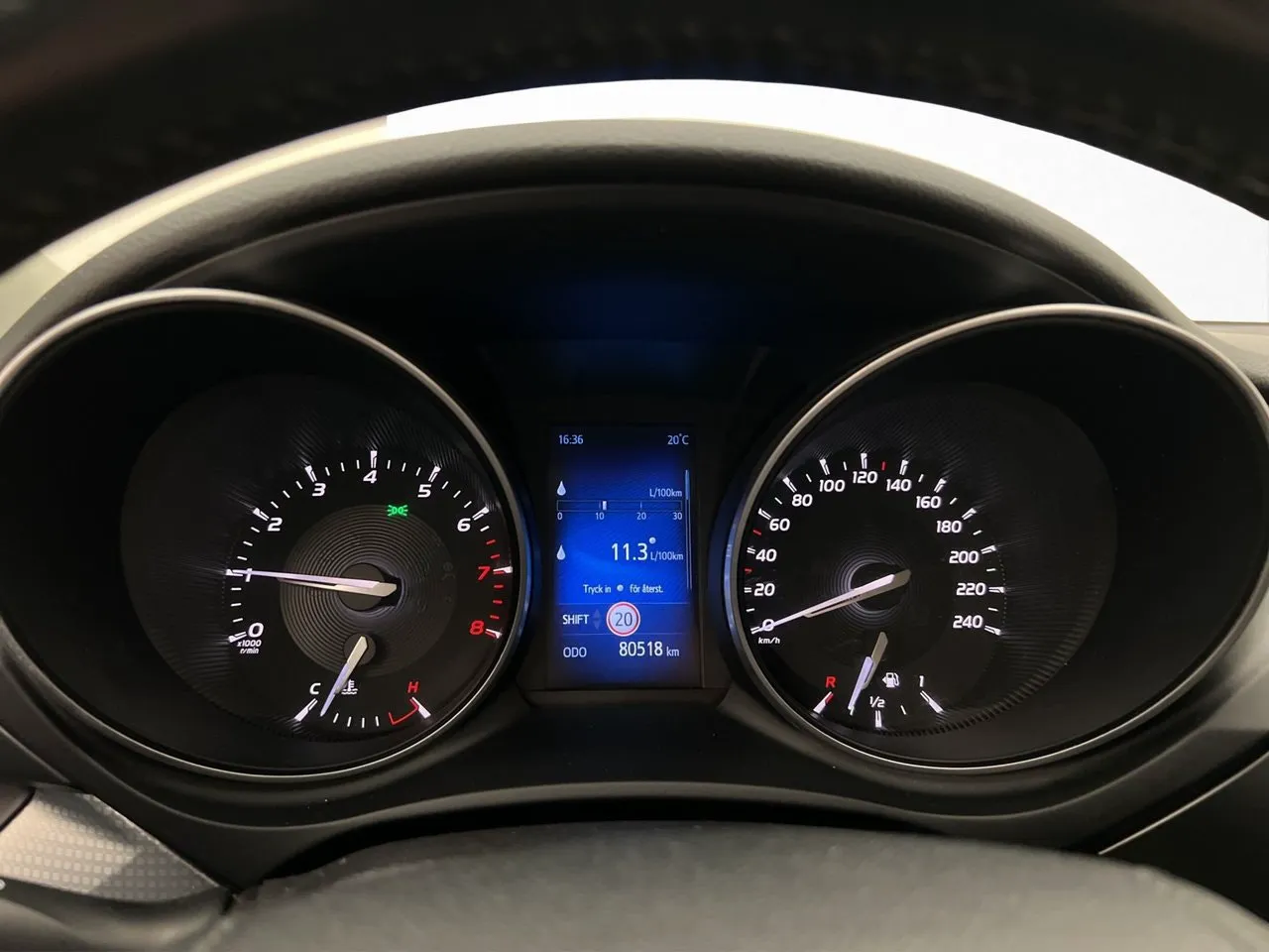 Vehicle image 14