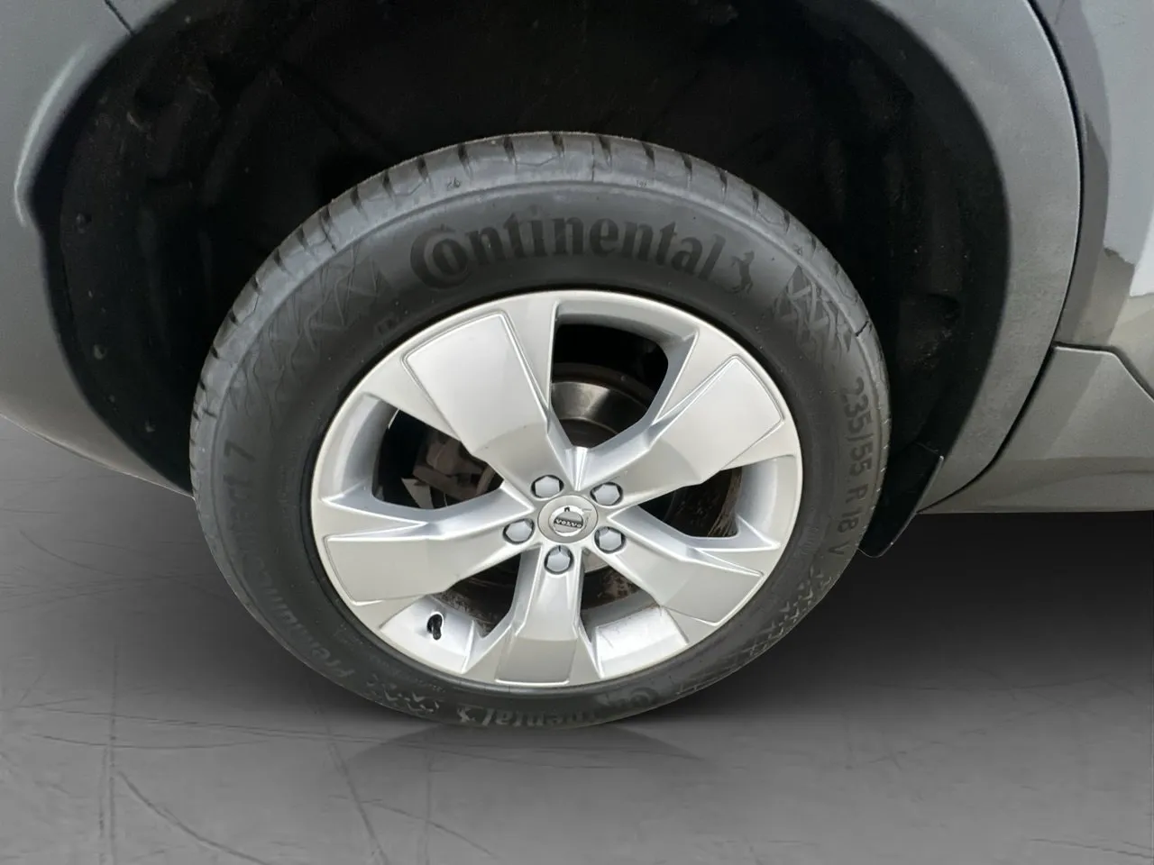 Vehicle image 32