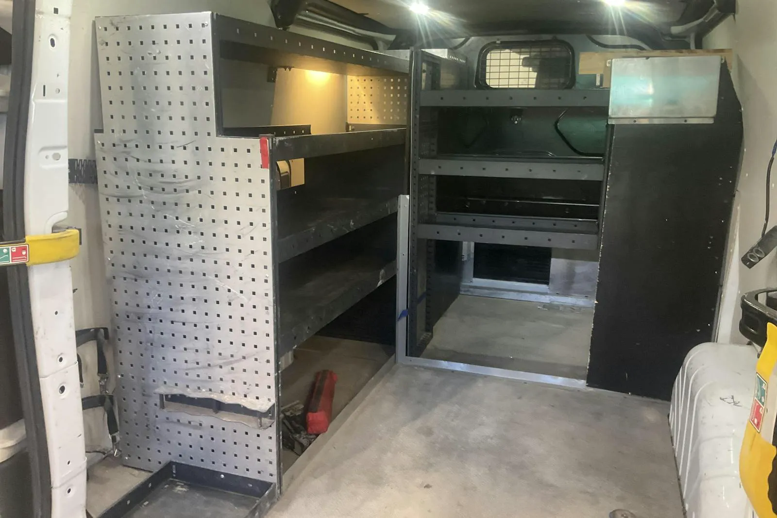 Vehicle image 16