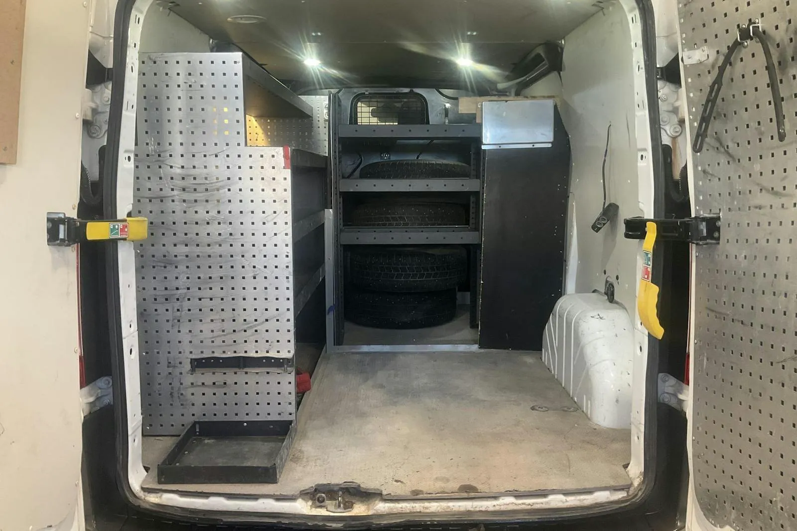 Vehicle image 8