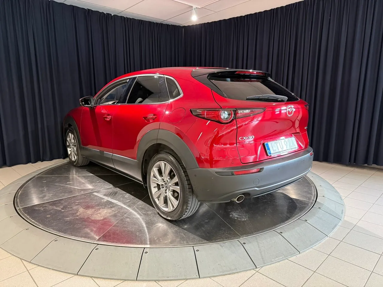 Vehicle image 3