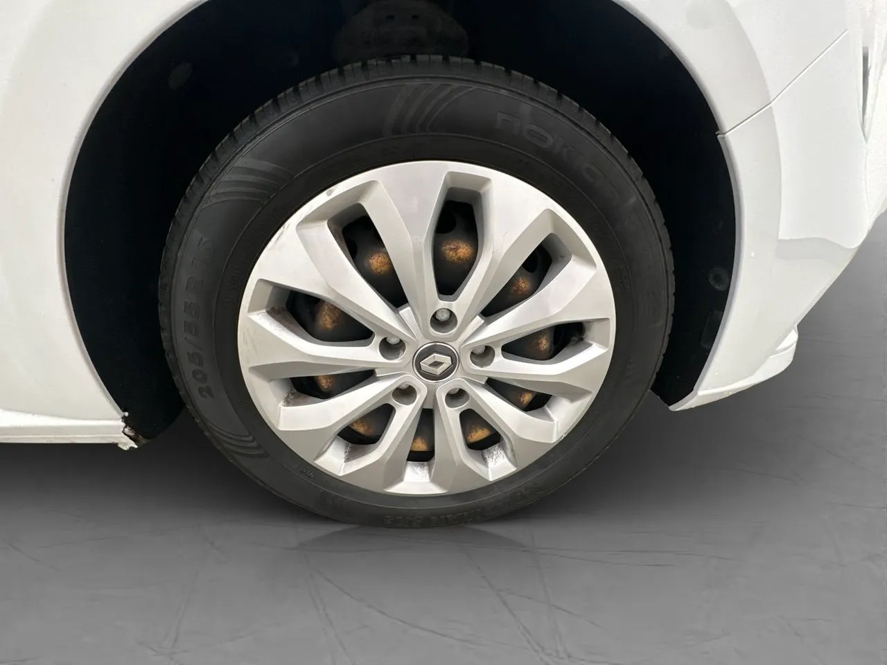 Vehicle image 25