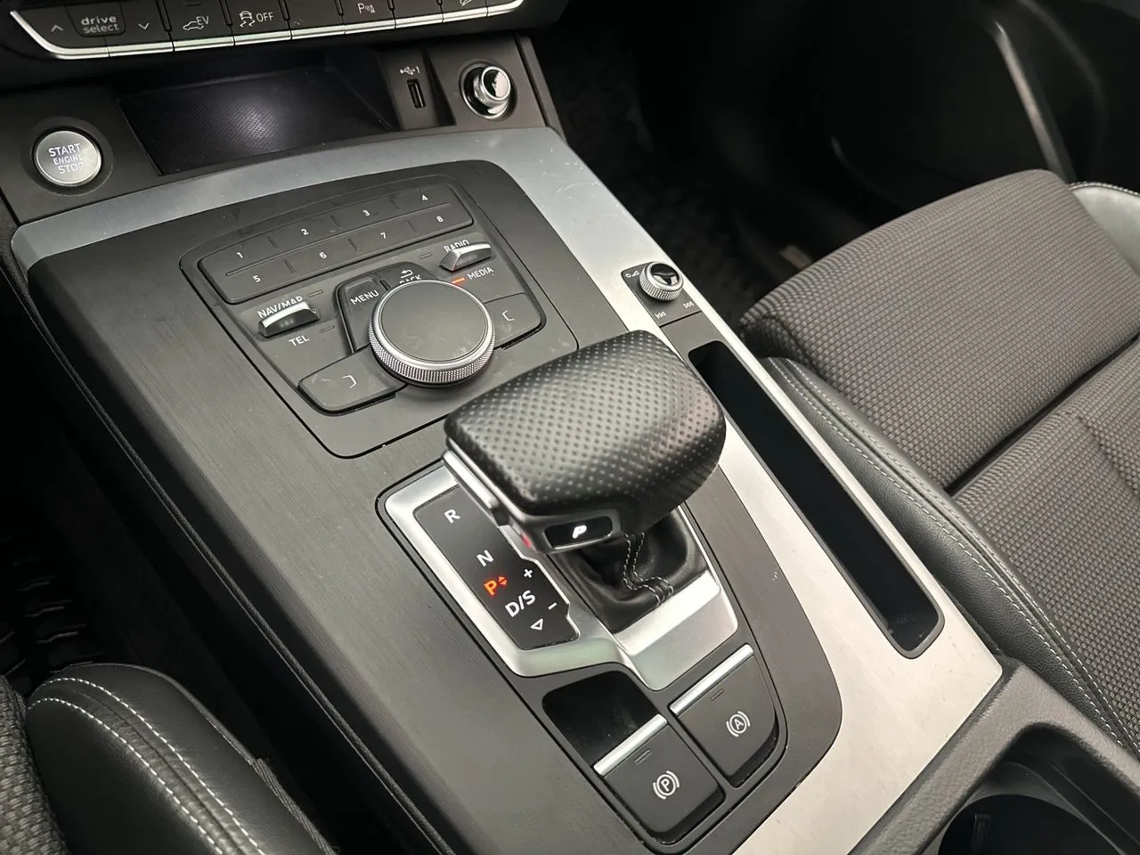 Vehicle image 24