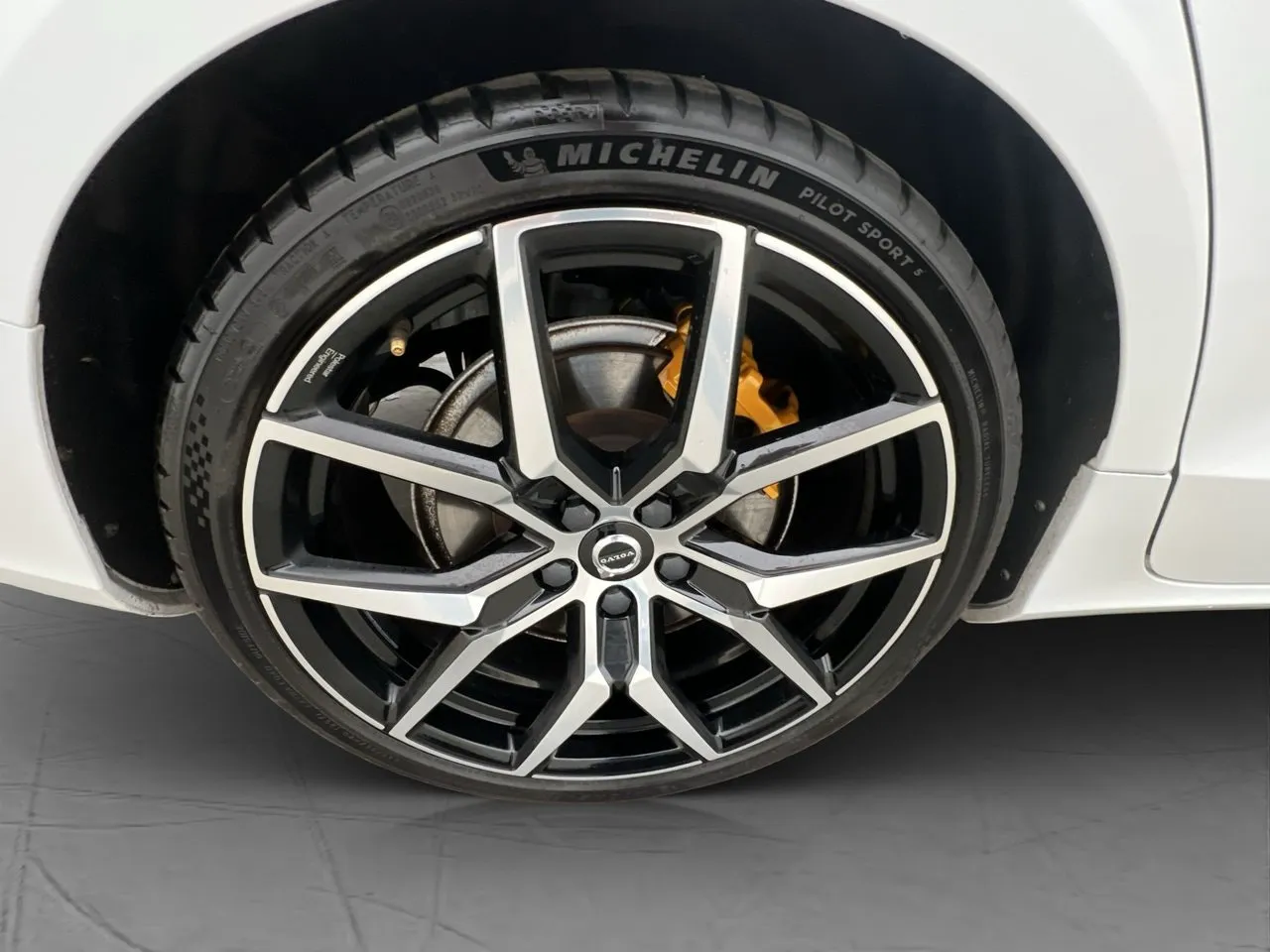 Vehicle image 36