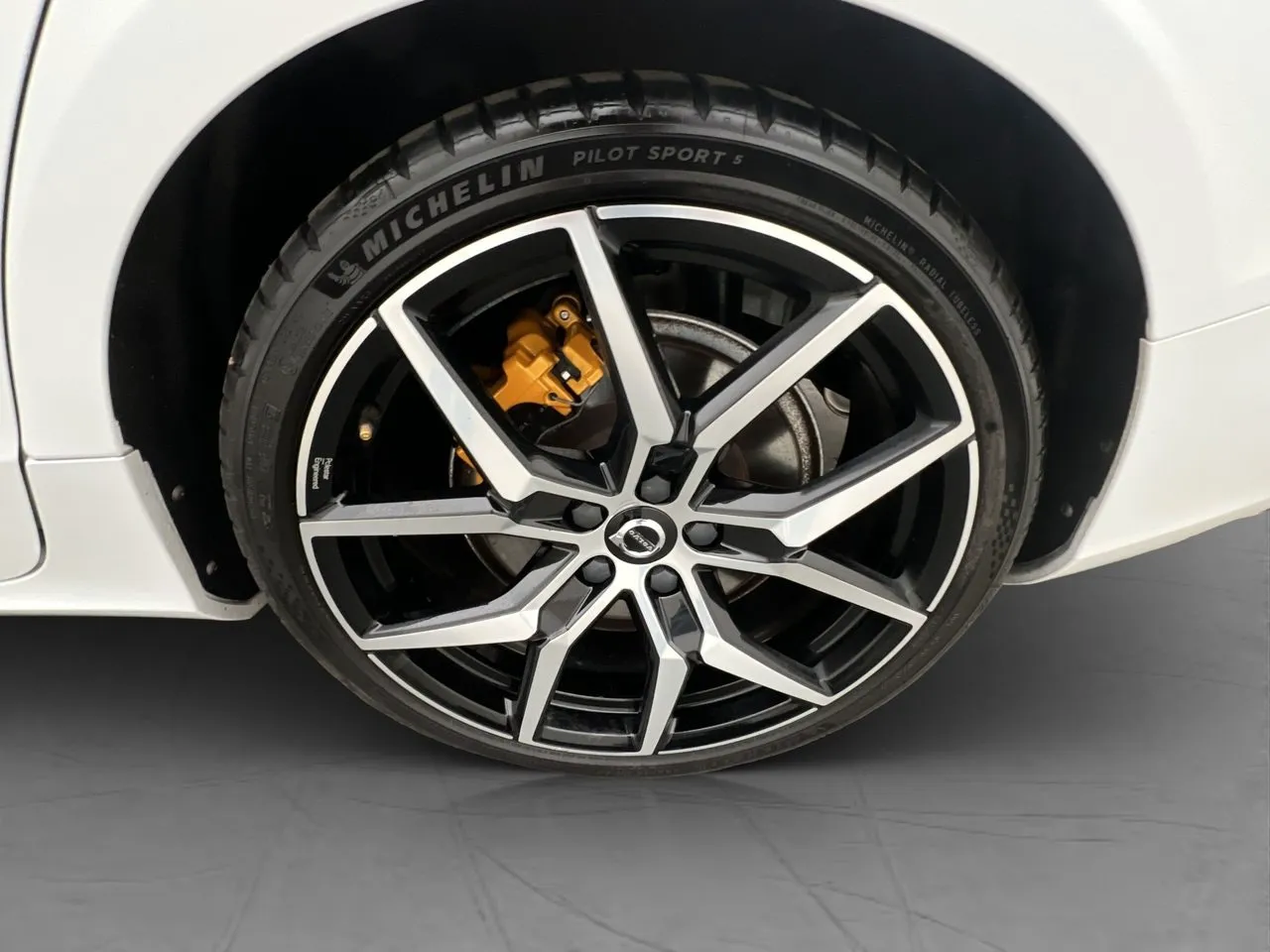 Vehicle image 35