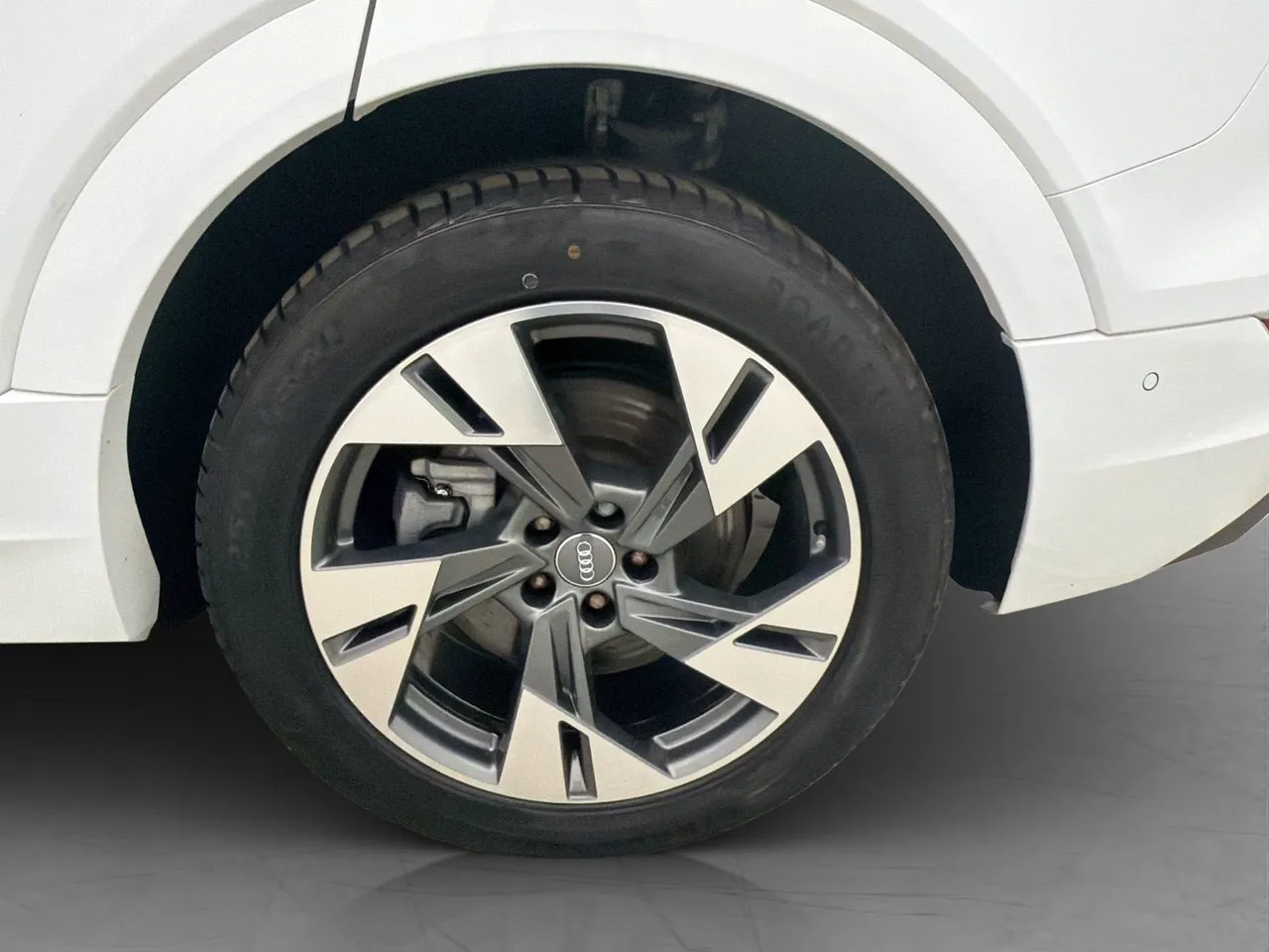 Vehicle image 35