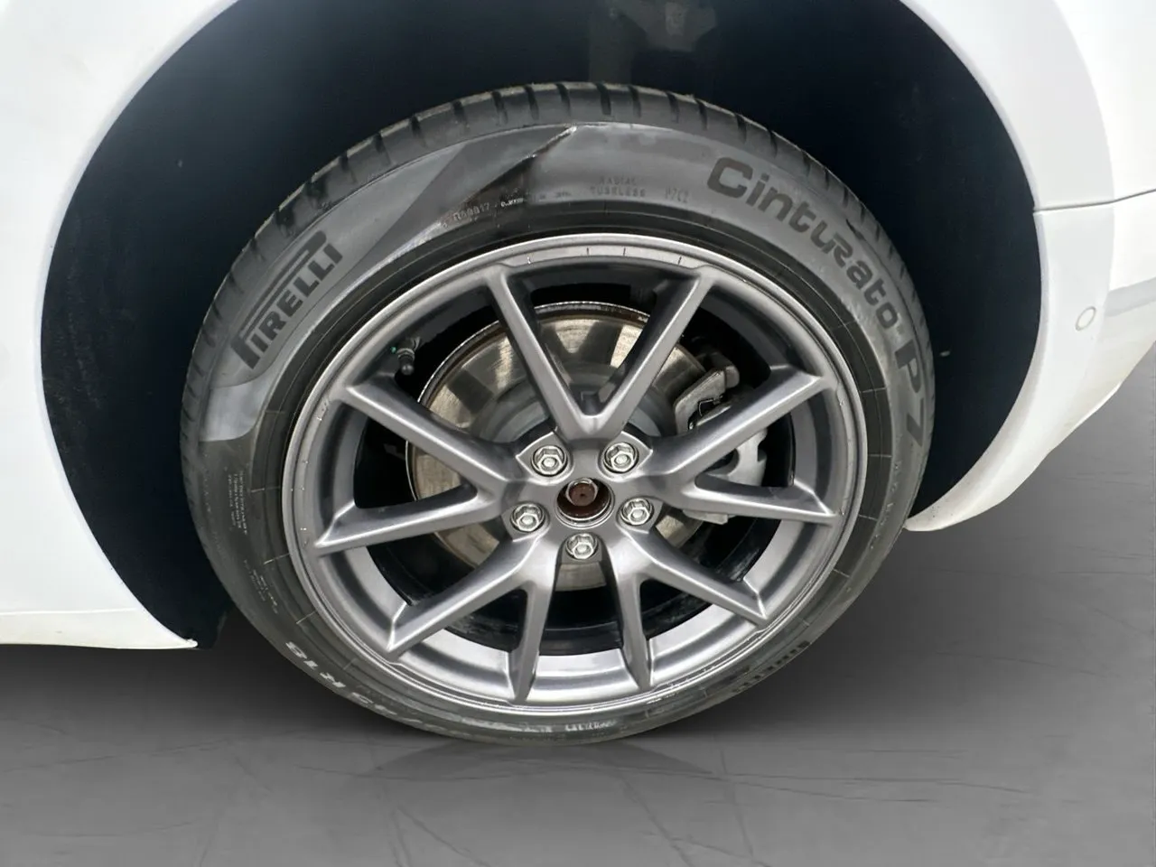 Vehicle image 32