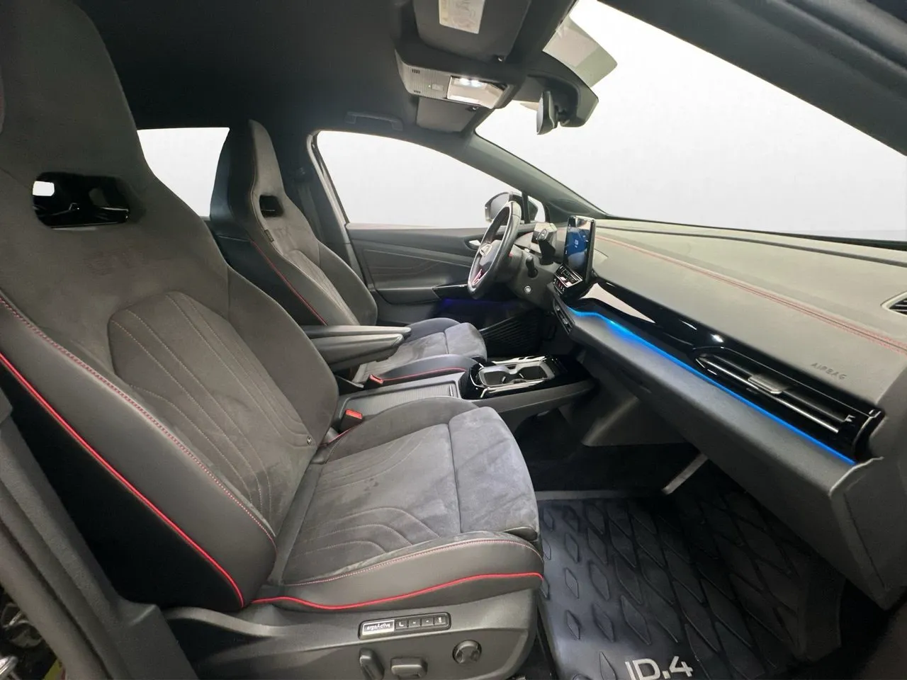 Vehicle image 24