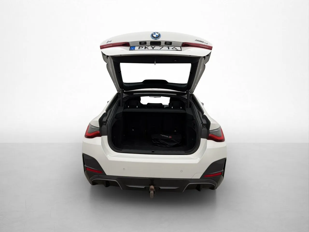 Vehicle image 32