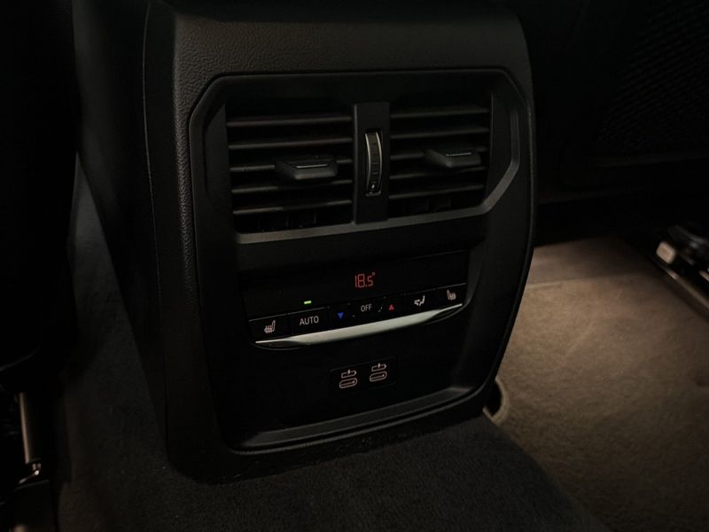 BMW i4 bild 36