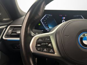 BMW i4 bild 22