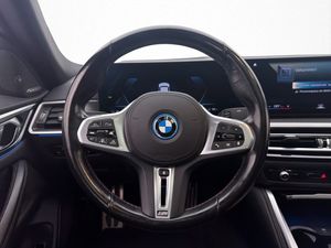 BMW i4 bild 16