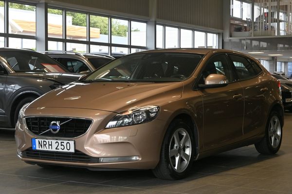 Volvo V40 T2 120hk Kinetic Värmare - 2015