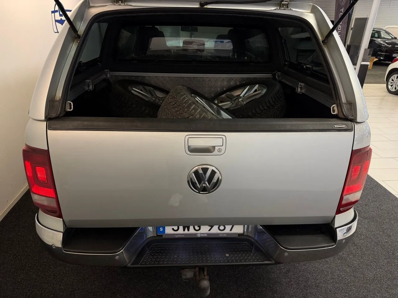 Vehicle image 19