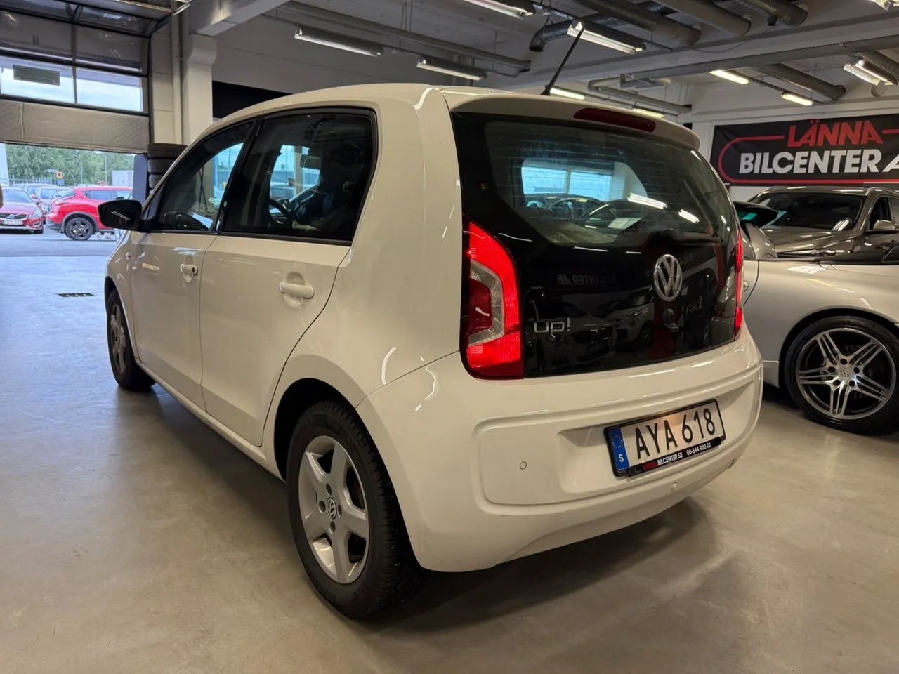 Vehicle image 6