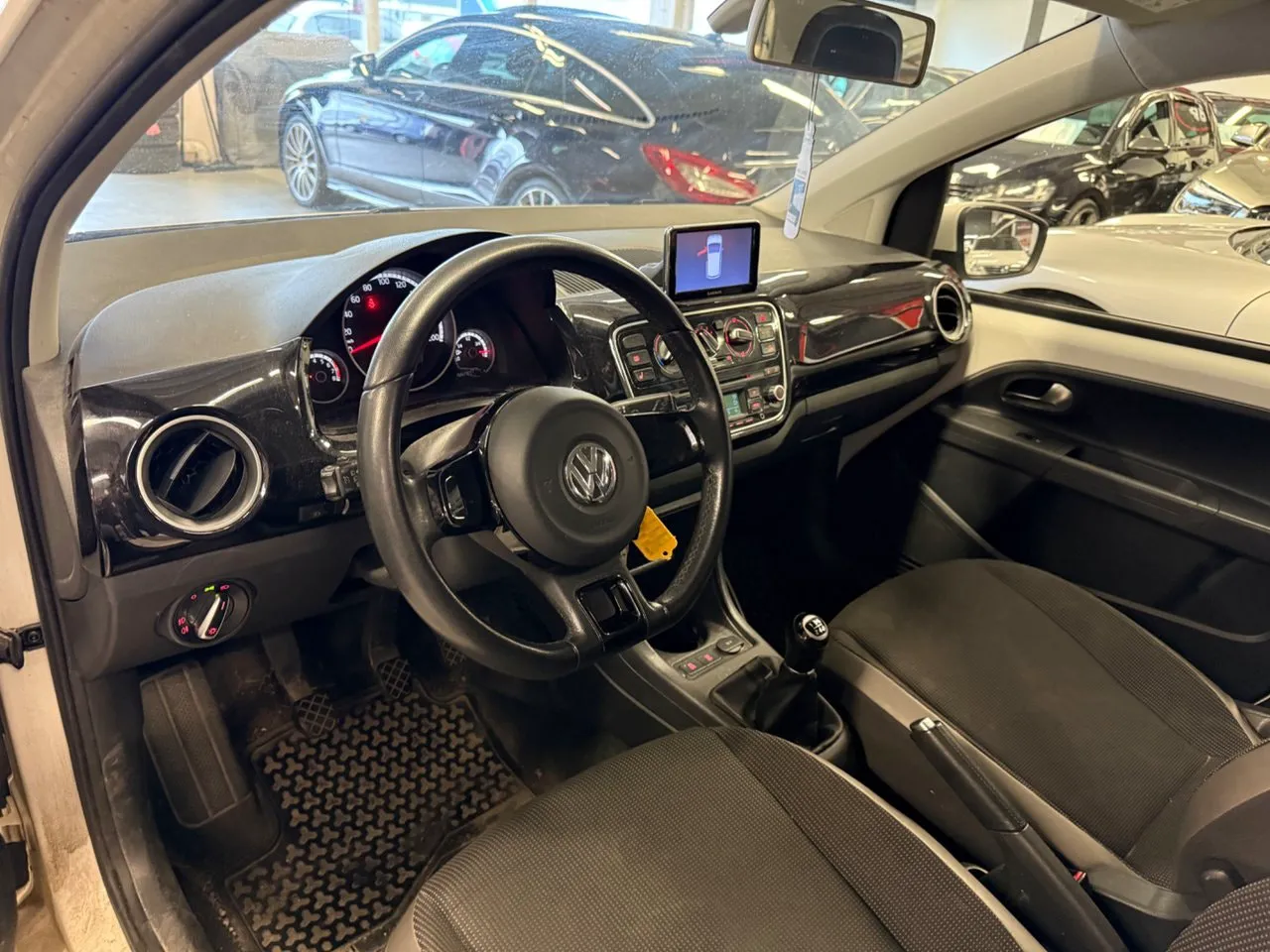 Vehicle image 10