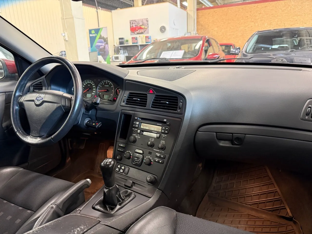 Vehicle image 8