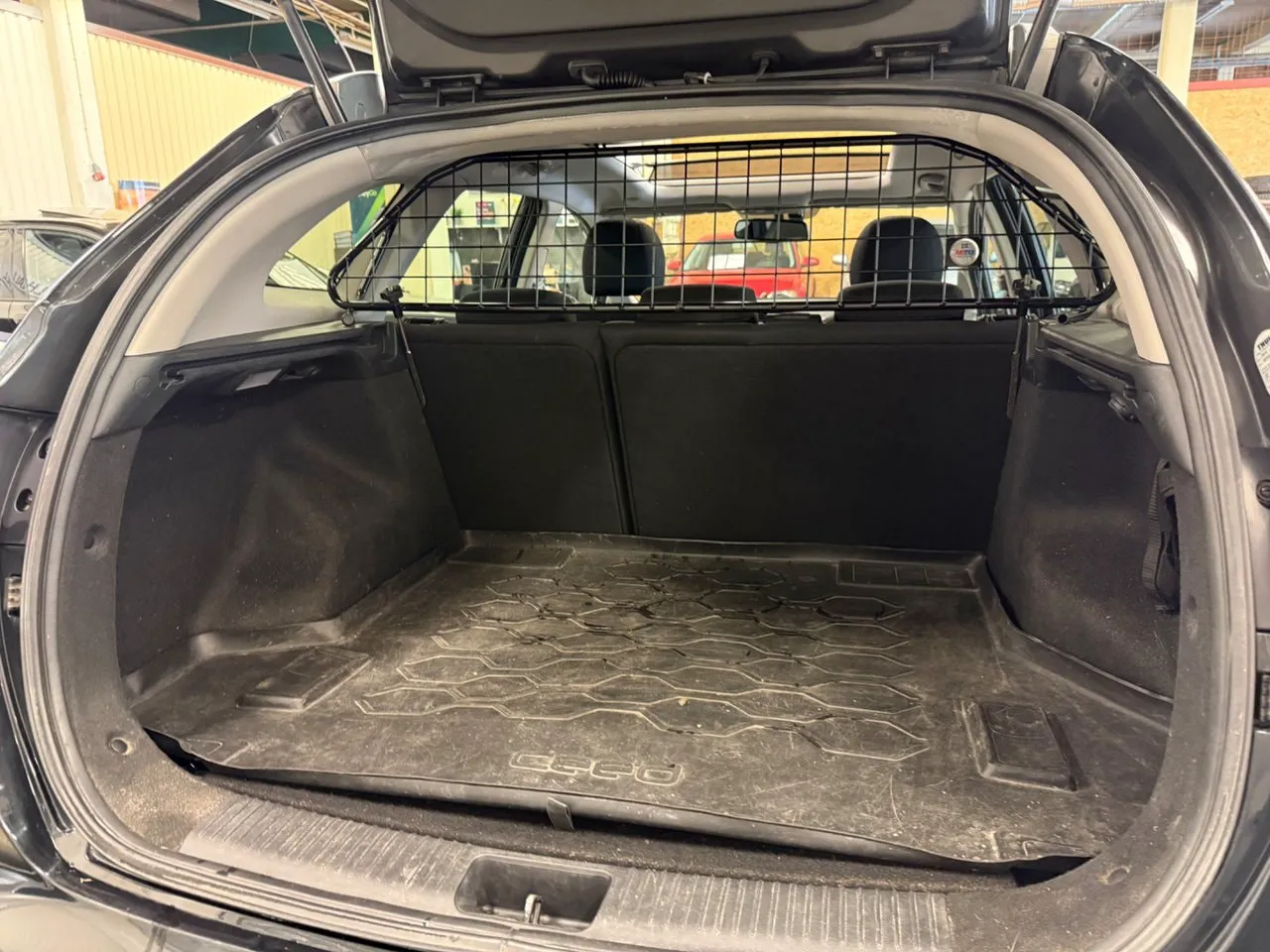 Vehicle image 16