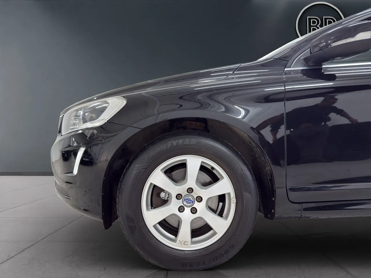 Vehicle image 15