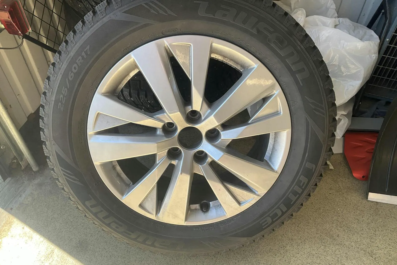 Vehicle image 14