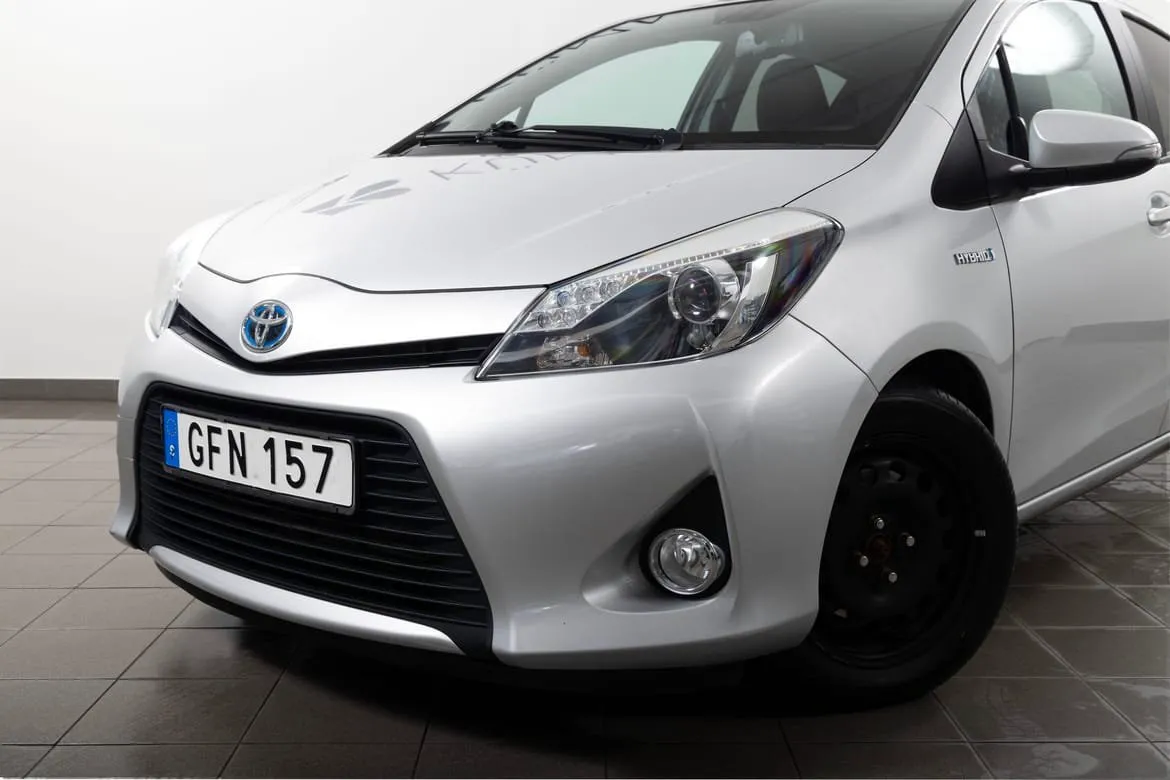 Vehicle image 8