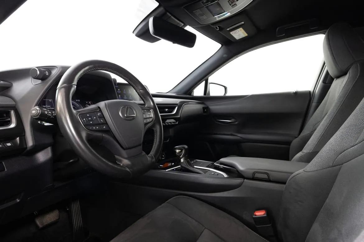 Vehicle image 15