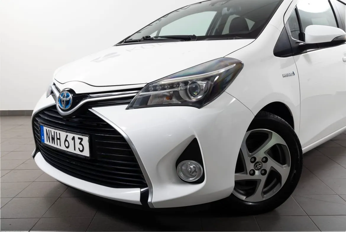 Vehicle image 9