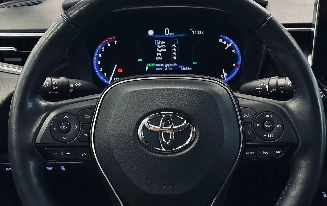 Vehicle image 11