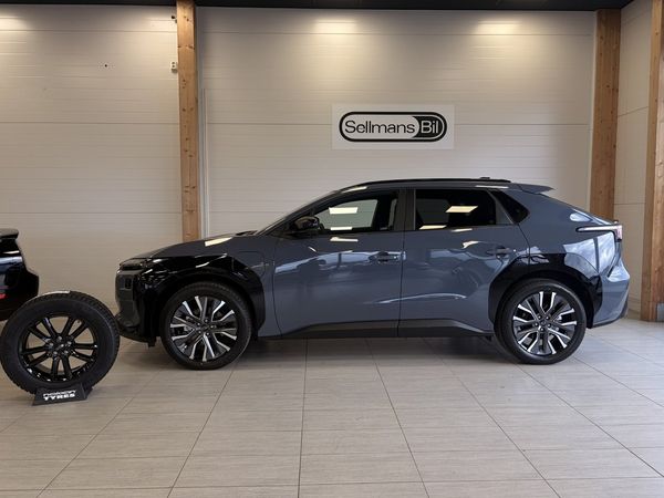 Subaru Solterra Touring + 10 års Garanti Ingår: Vinterhjul och Dragkrok - 2026