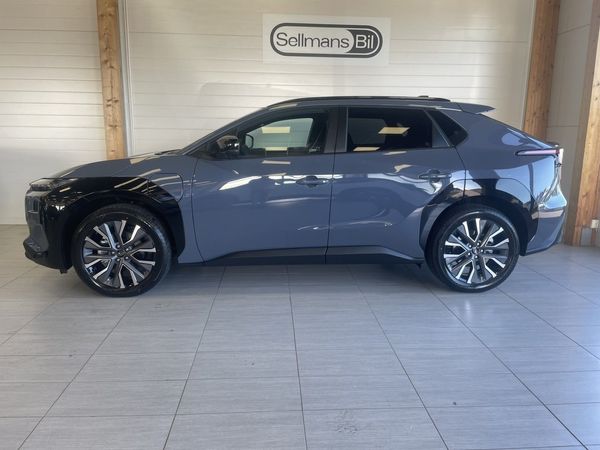 Subaru Solterra Touring + 74.7 kWh AWD - 2026