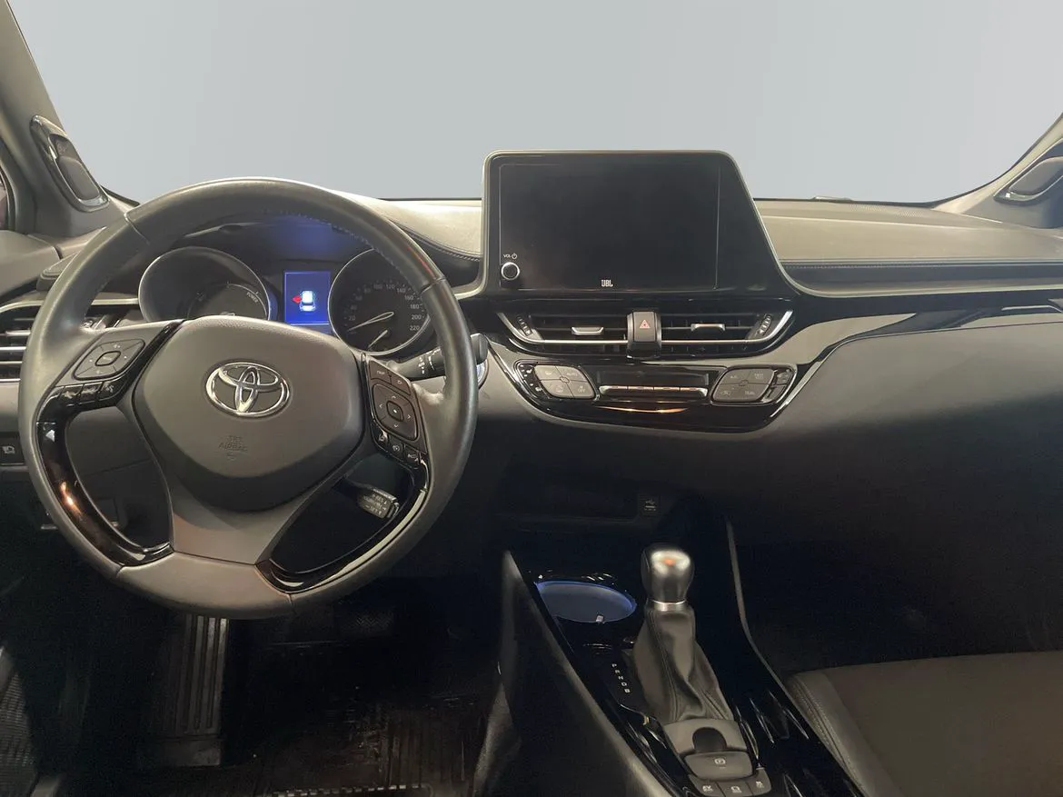 Vehicle image 7