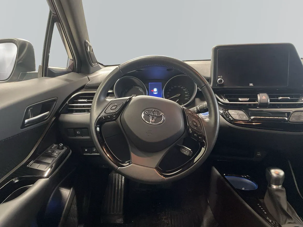Vehicle image 8
