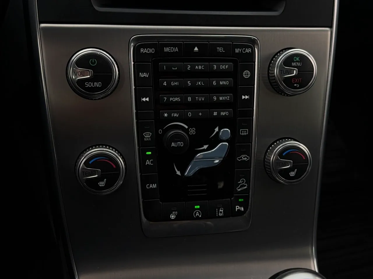 Vehicle image 23