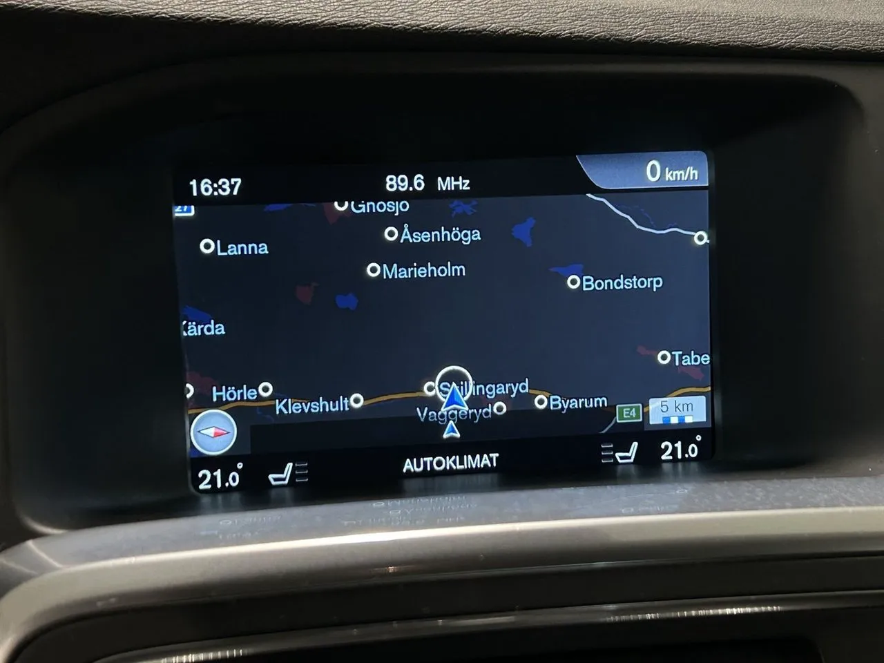 Vehicle image 21
