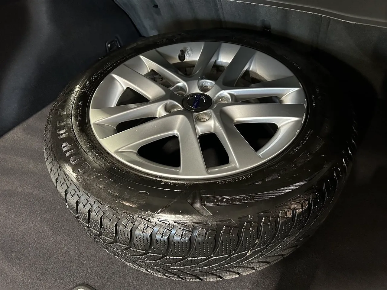 Vehicle image 14