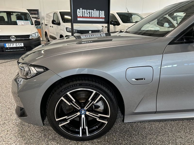 BMW 330 bild 10