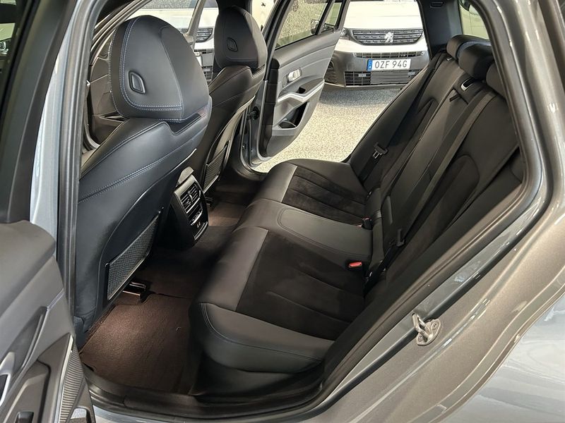 BMW 330 bild 16